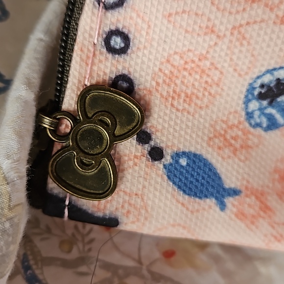 Hanpinhui Penguin cosmetic pouches - Picture 4 of 5